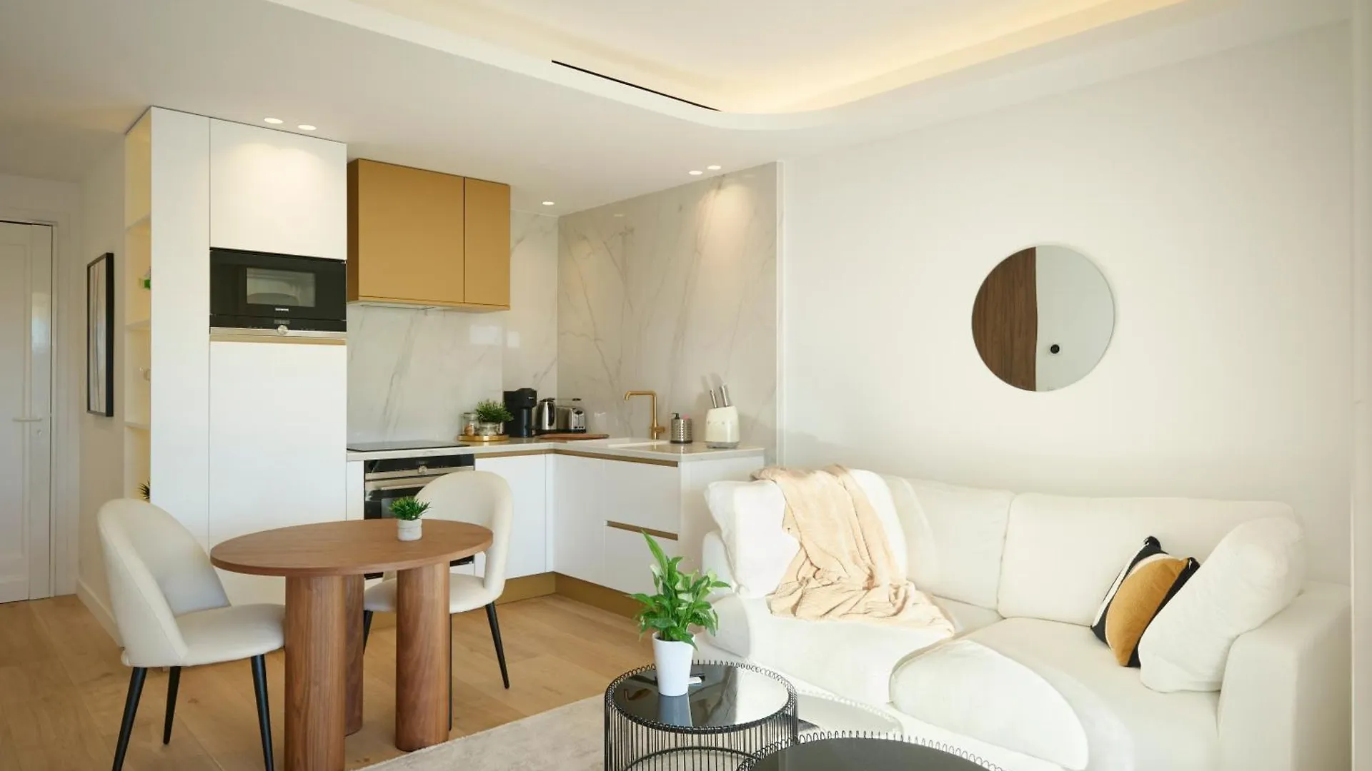 Heavnstay Suites Cannes Croisette 0*,  France