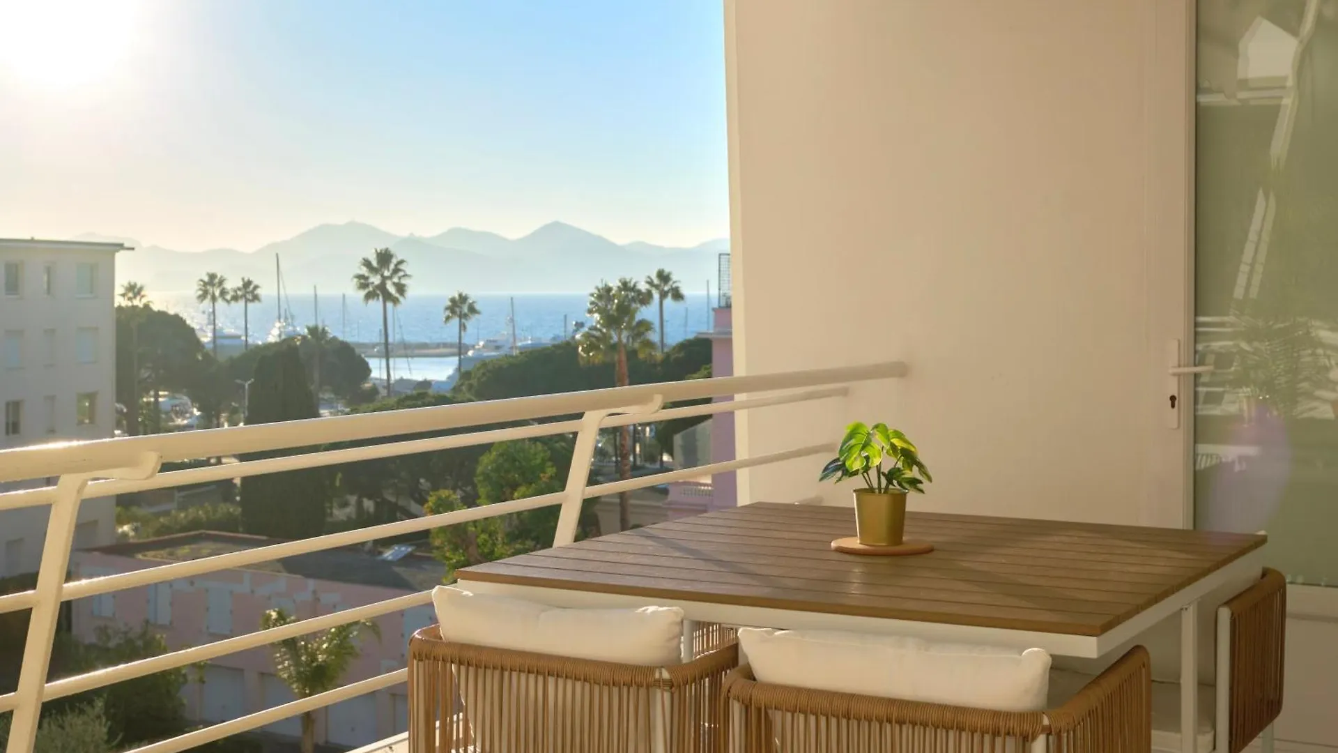 Heavnstay Suites Cannes Croisette Apartment