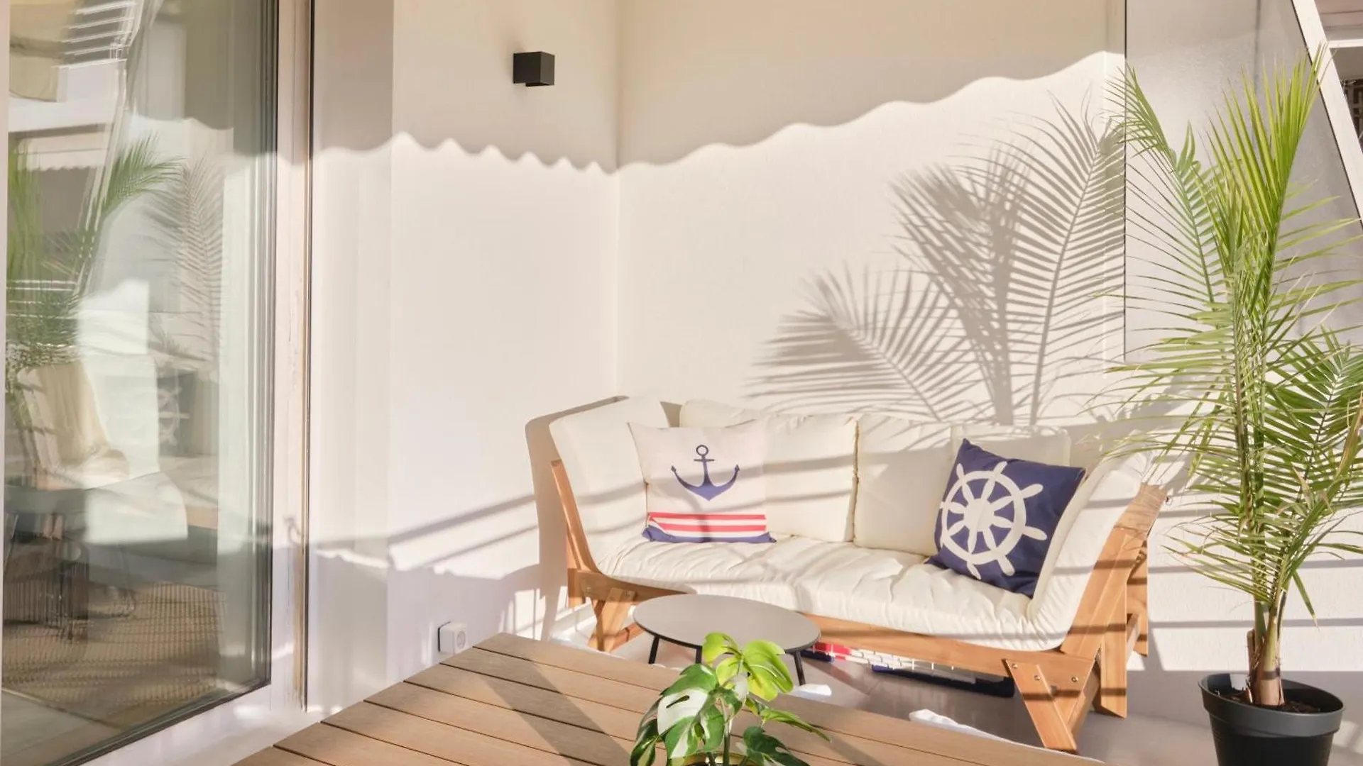 Heavnstay Suites Cannes Croisette 0*,